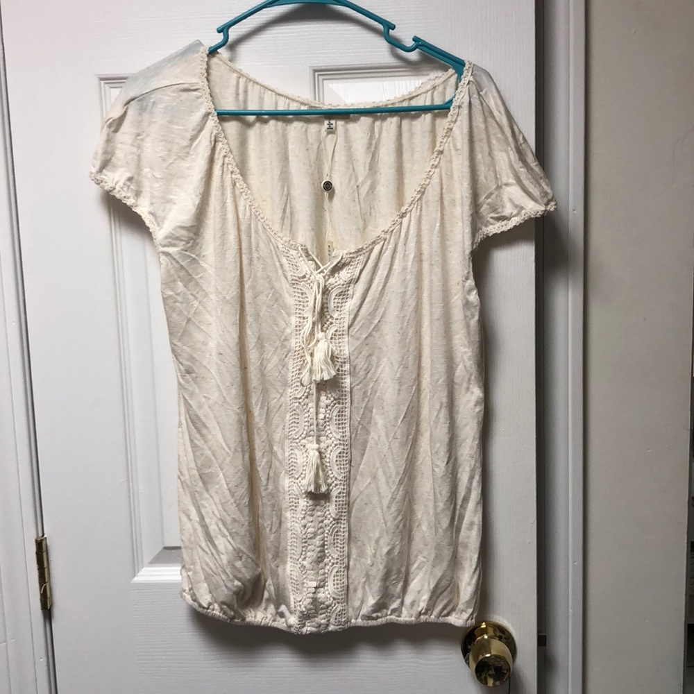 NWT Off White Short Sleeve Top